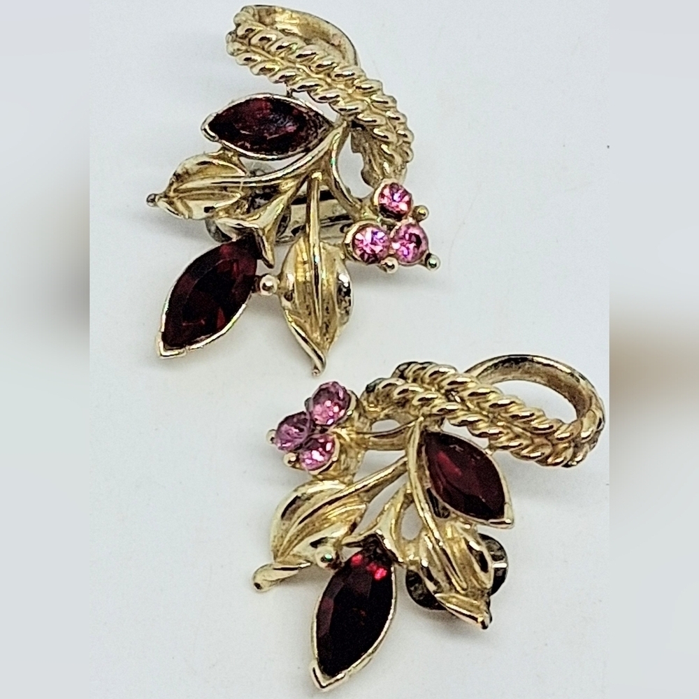 * Vintage Coro Red & Pink Rhinestones Gold Tone Clip On Earrings